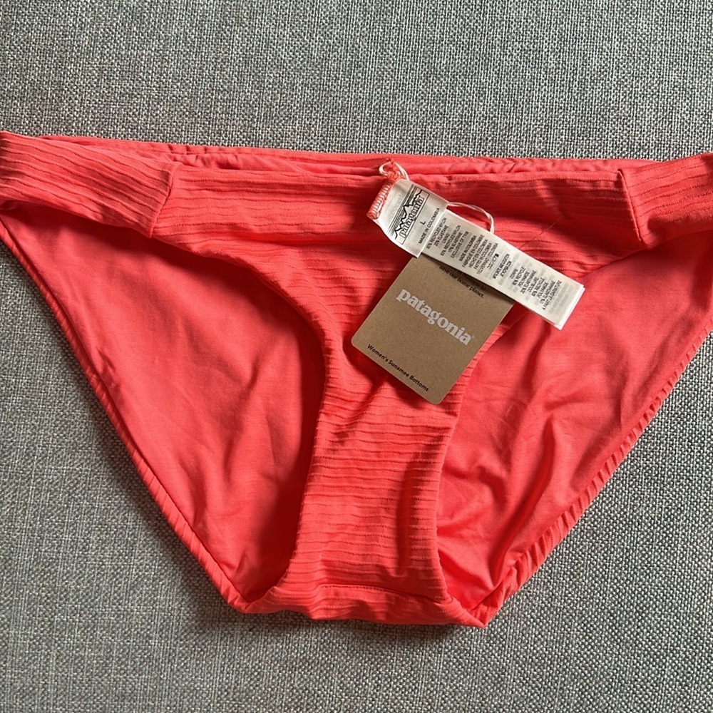 Patagonia Sunamee Swim Bottoms- Size L color Ripple Coral - Picture 2 of 7
